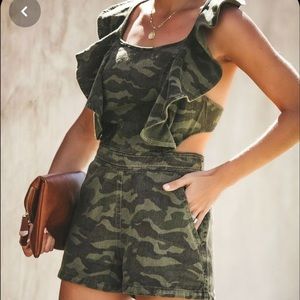 Vici collection camo romper
